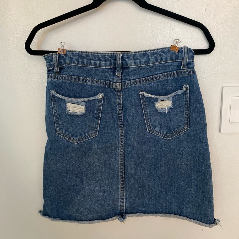 Y2K vintage ripped denim skirt, size 4
